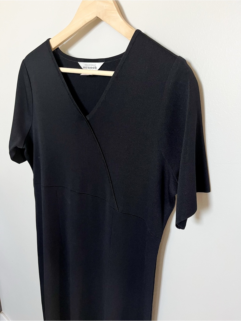 Exclusively Misook Black Sheath Knit Dress V Neck Size L - Picture 9 of 9